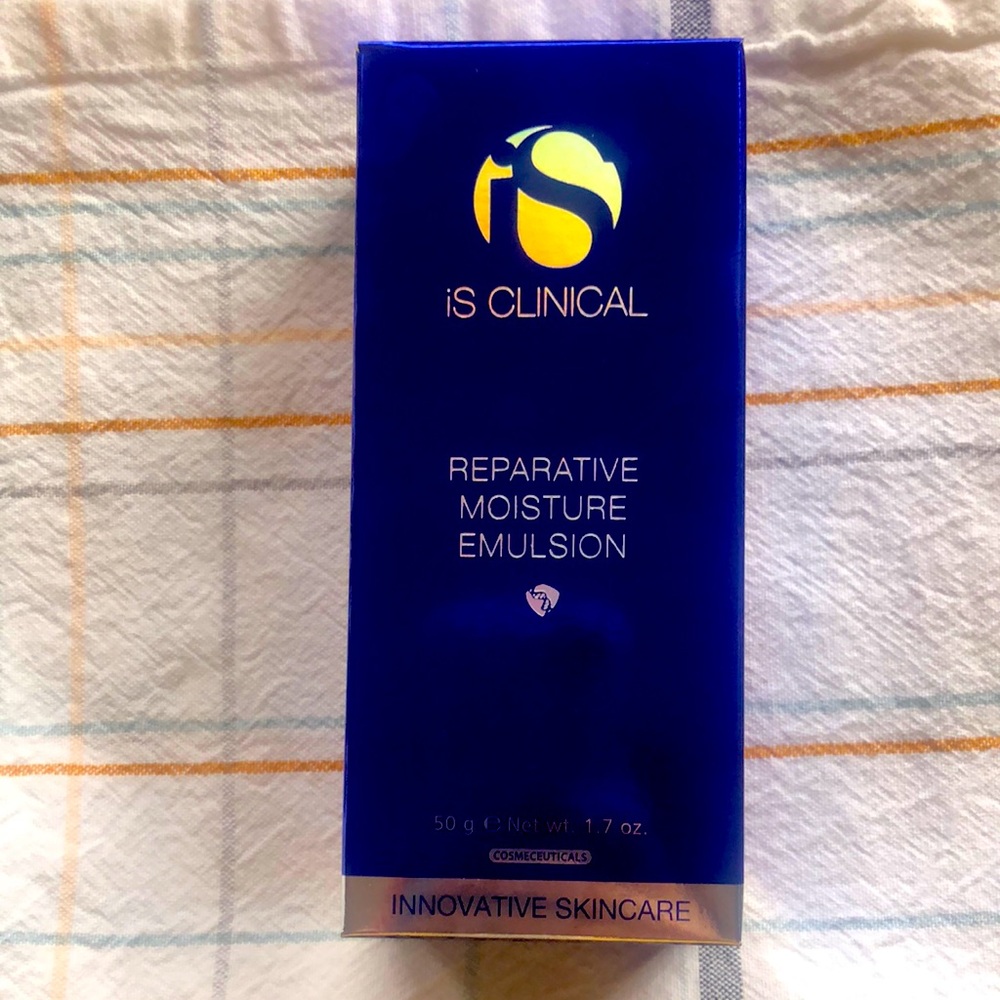 iS clinical reparative moisture emulsion